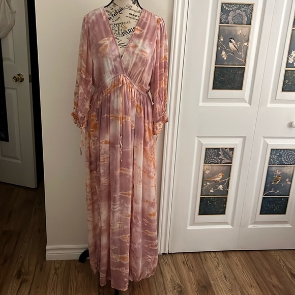 Young fabulous and Dresses & Skirts - Young Fabulous & Broke maxi dress